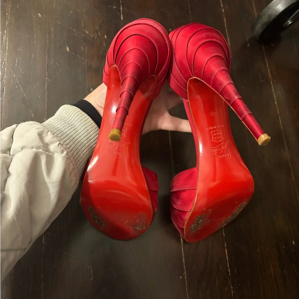 Christian Louboutin Scarlet Peep-Toe Heels - Picture 3 of 9